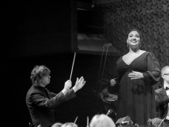 Eyra Norman, dirigentas Mārtiņš Ozoliņš, LNOBT orkestras. M. Mikulėno nuotr.
