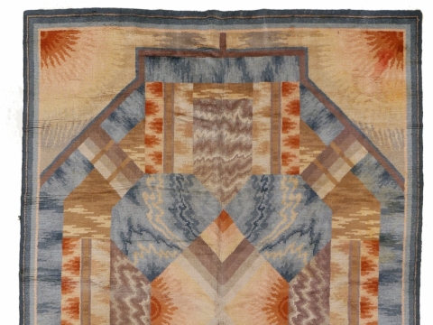 Wiener Werkstatte Carpet (Vienos dirbtuvių kilimas), kitoje pusėje pasirašyta – „Philipp Haas & Sohne (PHS)“ Ebergasingas, Austrija. Apie 1910 m. Rengėjų nuotr.
