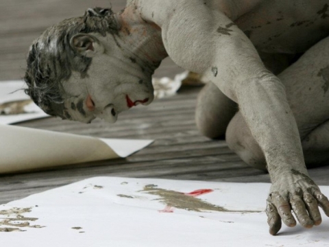 Beno Šarkos performansas. 2012 m. „Antiloxfoto“ nuotrauka