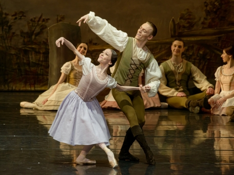 Marine Pontarlier ir Danielis Dolanas balete „Žizel“. M. Aleksos nuotr.