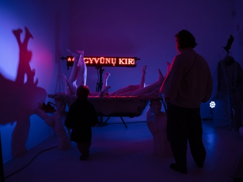 Scena iš spektaklio „Saucisson“. I. Vyšniauskaitės nuotr.