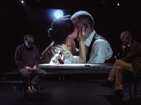 Scena iš spektaklio „Totalitarinis romanas“. H. Leis nuotr.
