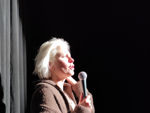 Gintarė Latvėnaitė-Glušajeva eskizo „L. yra S.“ repeticijoje. A. Cibarausko nuotr.