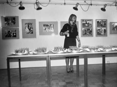 Romualdo Požerskio fotografijų parodos Berlyne galerijoje Friedrichschein atidarymas 1986 m.  Iš Romualdo Požerskio asmeninio archyvo