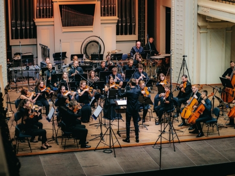 „Future Symphony“ orkestras, dirigentas Adomas Morkūnas Budrys. J.Šopos nuotr.