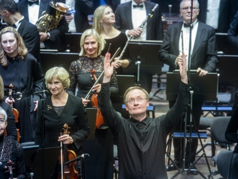Robertas Šervenikas ir Lietuvos nacionalinis simfoninis orkestras. D. Matvejevo nuotr.