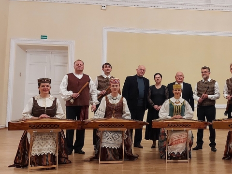 Ansamblis „Sutartinė“, koncerto dalyviai Egidijus Ališauskas, Eduardas Gabnys, Daiva Tamošaitytė, Vytautas Tetenskas LMTA. A. Bružaitės nuotr.
