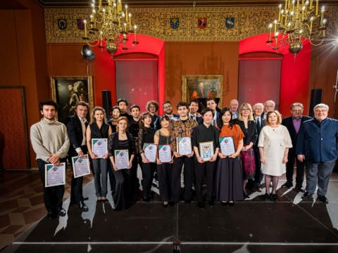 S. Vainiūno konkurso ansamblių laureatai ir žiuri nariai. M.Mikulėno nuotr.