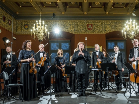 Lietuvos kamerinios orkestras ir Sergejus Krylovas. D. Matvejevo nuotr.