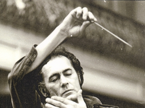 Algis Žiūraitis Nacionalinėje filharmonijoje. 1982 m. Nuotrauka iš A. Žiūraitytės asm. archyvo