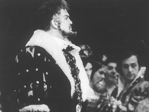 Abdonas Lietuvninkas operoje „Rigoletas“. 1987 m. R. Mičiūno nuotr. iš Nijolės Lietuvninkienės archyvo
