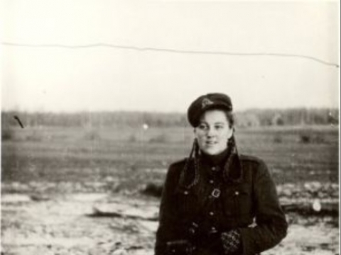 Kęstučio apygardos Lydžio rinktinės Šiaurio būrio partizanė Ona Lešinskytė-Akacija. Genocido aukų muziejaus archyvas