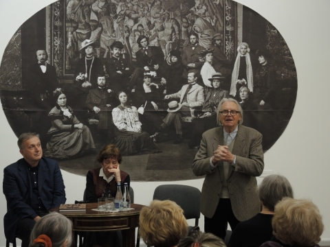 Arūnas Prelgauskas, Dalia Mataitienė, Povilas Mataitis knygos „Mataičių teatras“ pristatyme. 2017 m. A. Nakienės nuotr.