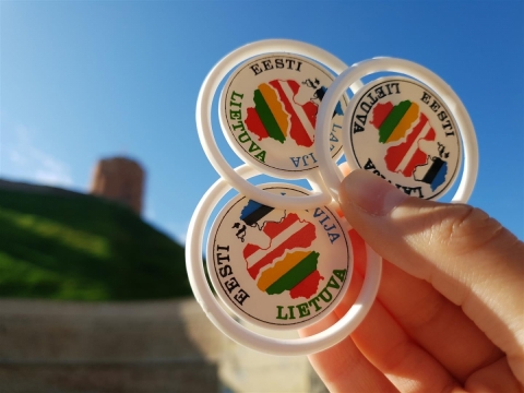 Baltijos kelyje naudoti ženkliukai. LNM nuotr.