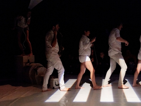 Scena iš spektaklio „Beatles for babies“. Asmeninio kūrėjo archyvo nuotr.