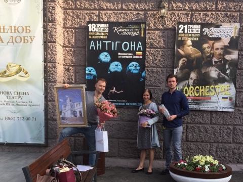 Birutė Mar su kolegomis. Solo teatro archyvo nuotr.