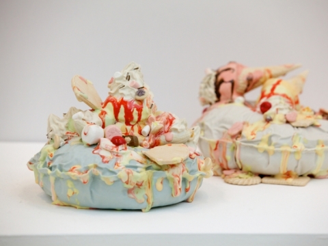 Anna Barlow (D. Britanija), „Summer Cushion“. 2013 m., porcelianas, glazūra. „British Crafts Council“ leidimu, S. Mutevelian nuotr.