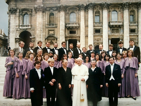 Choras „Polifonija“ Vatikane 1992 m. Choro archyvo nuotr.