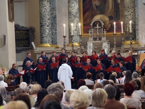 Choras „Schola Gregoriana Vilnensis“ Vilniaus arkikatedroje bazilikoje. G. Pranckūno nuotr.