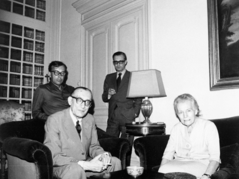 Diplomatų Lozoraičių šeima: Stasys Lozoraitis vyresnysis su žmona Vincenta Matulaityte-Lozoraitiene ir sūnumis Stasiu (kairėje) bei Kaziu. Roma, 1977 m. VDU Lietuvių išeivijos institutas