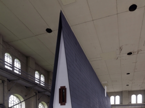 Erwin Wurm, „Siauras namas“. ©Robert Fessler