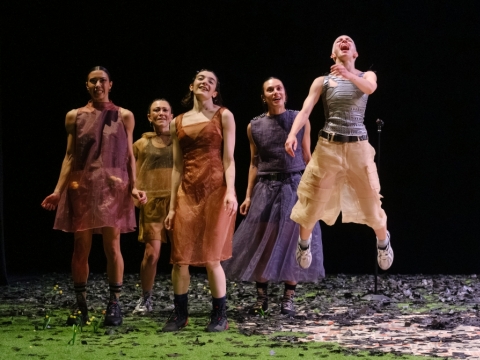 Scena iš spektaklio „Hystory“. P. Skafidas nuotr.