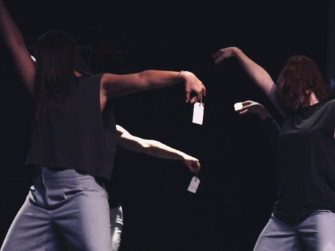 Sceninis vyksmas „AnA (All n‘ all)“. „Taško teatro“ nuotr.