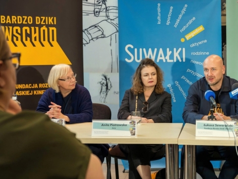 INDEPENDEAST. D. Wappa nuotr. („Bardzo Dziki Wschód“) 