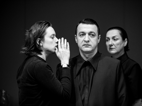 Eglė Švedkauskaitė, Josifas Baliukevičius ir Nomeda Bėčiūtė spektaklio „Patina“ repeticijoje. S. Jankausko nuotr.