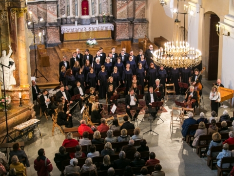 Festivalio uždaryme choras „Vilnius“ ir ansamblis „Musica humana“. V. Dranginio nuotr. 