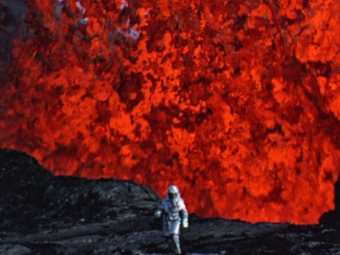 „Į ugnies gelmes“ („Into the Inferno“, 2016)