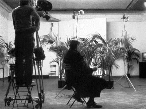Marcelis Broothaersas per savo kūrinio „Un Jardin d'Hiver (ABC)“ filmavimą, Briuselis, 1974 m. M. Gilissen nuotr.