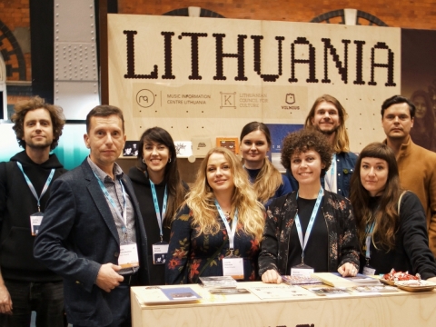 Lietuvos delegacija stende. M. Paumverk nuotr.