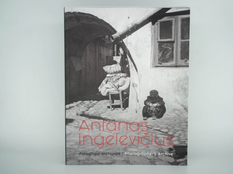 Lietuvos nacionalinio muziejaus albumas „Antanas Ingelevičius. Fotografo archyvas“. S. Samsono nuotr.