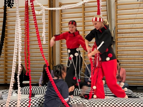 Šokio spektaklis „Neregėtas pasaulis“. Šokio teatro „Dansema“ nuotr.