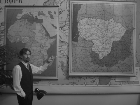  Kadras iš Karolio Kaupinio filmo „Nova Lituania“ 