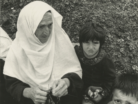 Ričardas Dailidė, „Dagestano moterys. Iš kartos į kartą“. 1981 m. Lietuvos fotomenininkų sąjungos rinkinys
