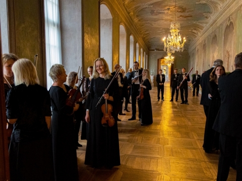 Liepojos simfoninis  orkestras Rundalės rūmuose. J. Vecbralio nuotr.