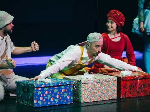 Scena iš spektaklio „Manai batai buvo du“. „Stage on“ nuotr.