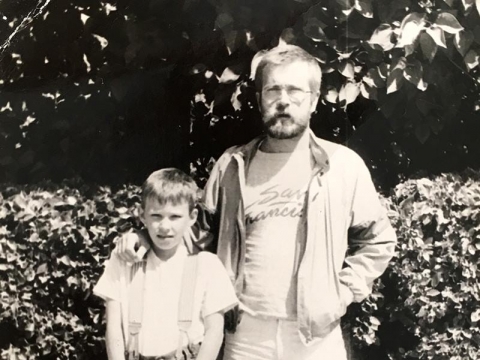 Vytautas Kernagis jaunesnysis su tėvu. Nuotrauka iš asmeninio archyvo