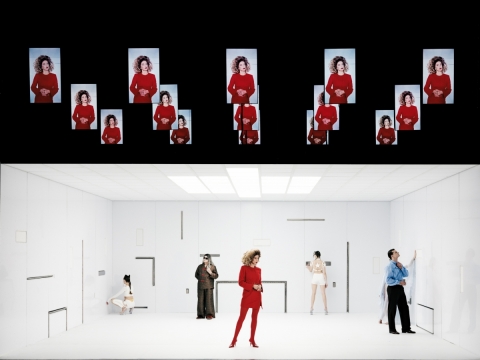 Scena iš spektaklio „Sugrįžimas“. M. Norvaišo nuotr.