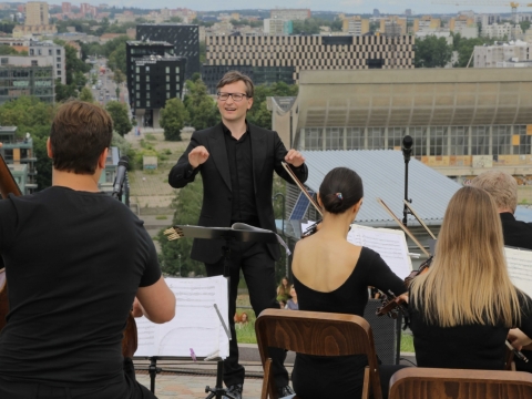Modestas Barkauskas ir Šv. Kristoforo kamerinis orkestras. A. Baltėno nuotr.