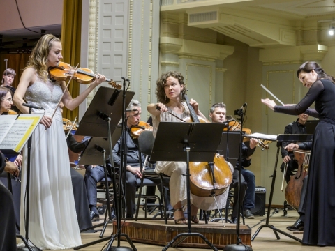 Dalia Kuznecovaitė, Elena Daunytė, Adrija Čepaitė ir Lietuvos kamerinis orkestras. D. Matvejevo nuotr.