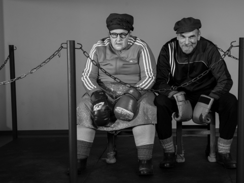 Vita Šiaučiūnaitė ir Julius Tamošiūnas spektaklyje „Pupos“. A. Gudo nuotr.
