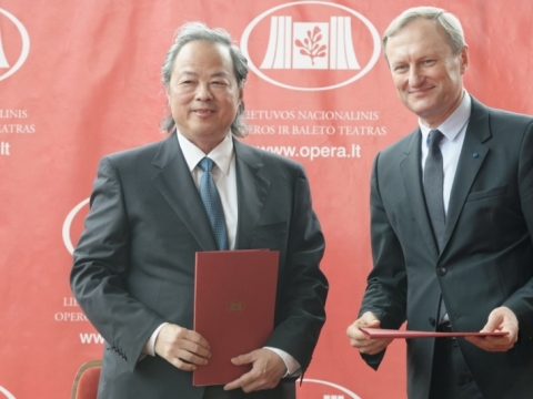 Zhang Shuxin ir Gintautas Kėvišas. M. Aleksos nuotr.