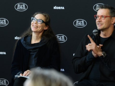Žibuoklė Martinaitytė ir Modestas Pitrenas spaudos konferencijoje. M. Aleksos nuotr. 