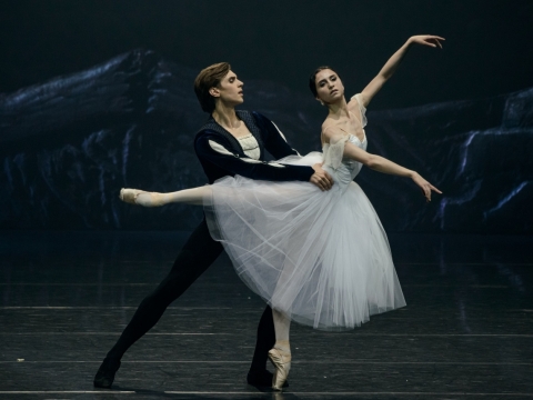 Jeronimas Krivickas ir Gohar Mkrtchyan balete „Žizel“. M. Aleksos nuotr.