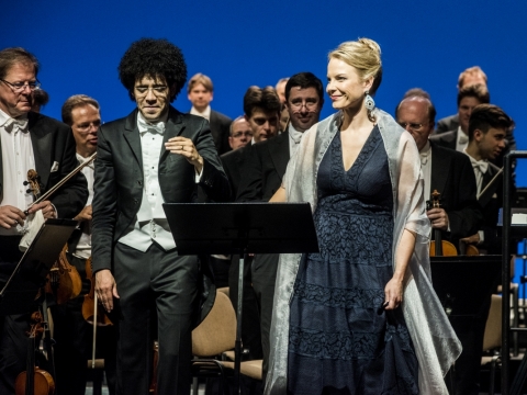 Elīna Garanča, Rafael Payare ir Vienos filharmonijos orkestras. D. Matvejevo nuotr.