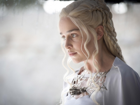 Emilia Clarke seriale „Sostų karai“