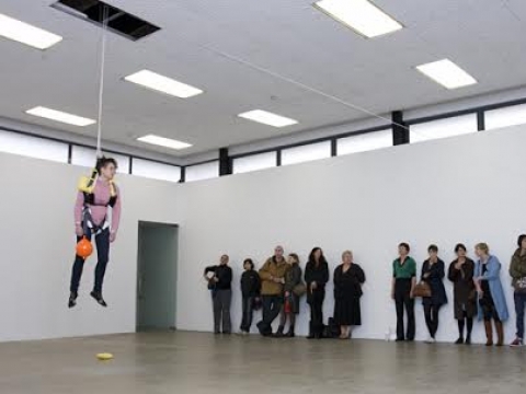 Alicia Frankovich, „A Plane for Bepavers“. 2009 m. Nuotrauka yra menininkės bei Starkwhite (Oklandas, Naujoji Zelandija) nuosavybė